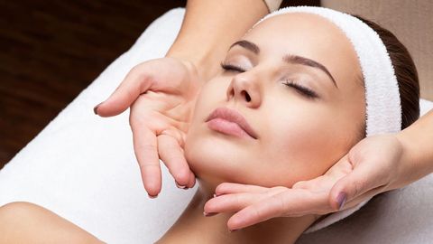 Discover the Benefits of Spa Facial Treatments: Essential Facts and Information